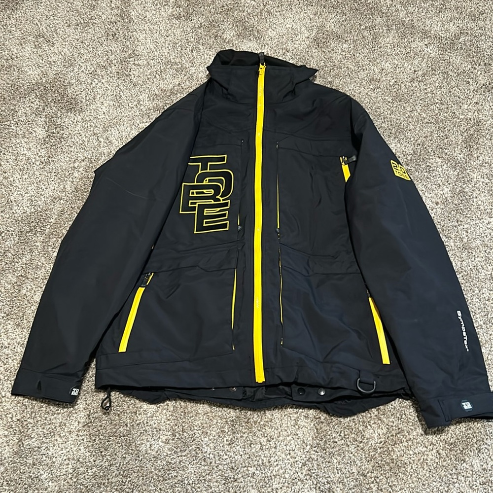 Men’s TOBE uninsulated snowmobile jacket size Large